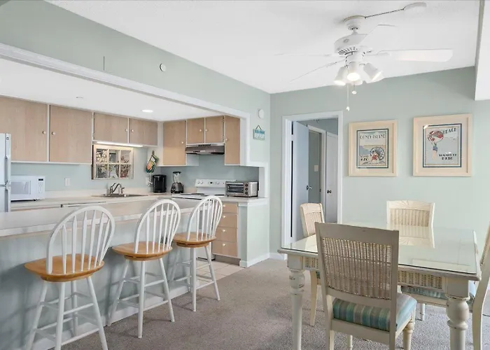 2 Bedroom With Beautiful Ocean View & Outdoor Pool! Ocean Stadt