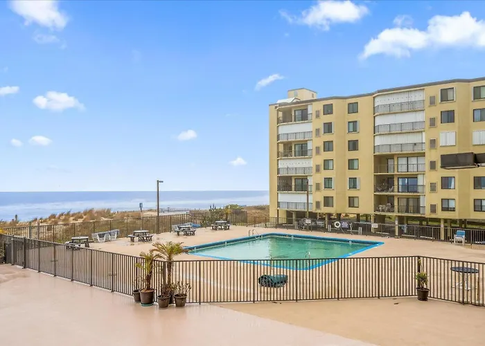 2 Bedroom With Beautiful Ocean View & Outdoor Pool! Ferienhaus Ocean Stadt