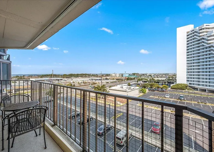 2 Bedroom With Beautiful Ocean View & Outdoor Pool! Ferienhaus Ocean Stadt