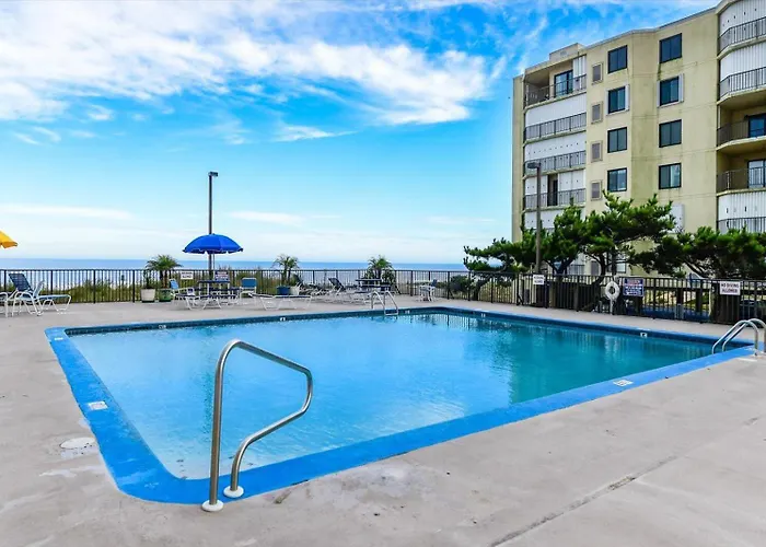 2 Bedroom With Beautiful Ocean View & Outdoor Pool!