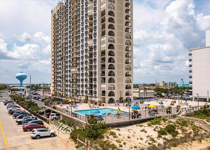 2 Bedroom With Beautiful Ocean View & Outdoor Pool! * Ocean Stadt